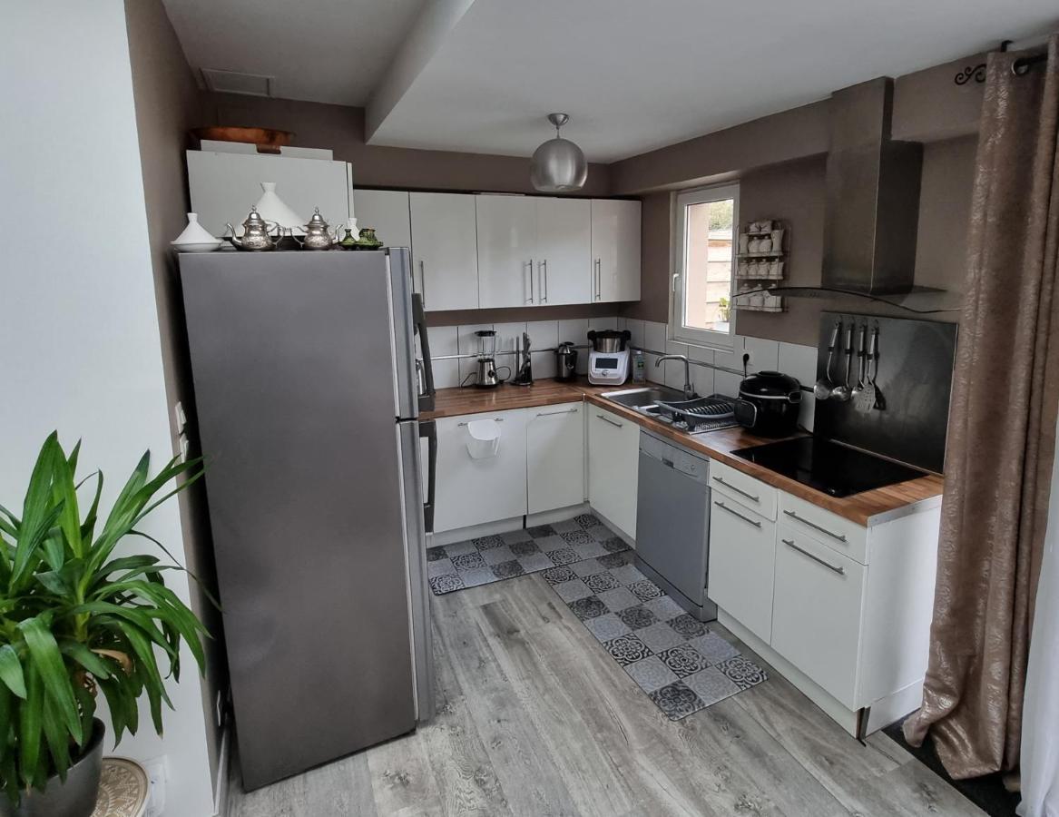 Oasis Citadine Terrasse Intime Jardin Privatif En Plein Centre Ville 70M2 Cambrai Eksteriør billede